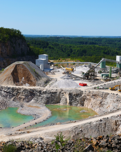 Why Raw Material Selection Matters in Frits, Glazes, and Bonds